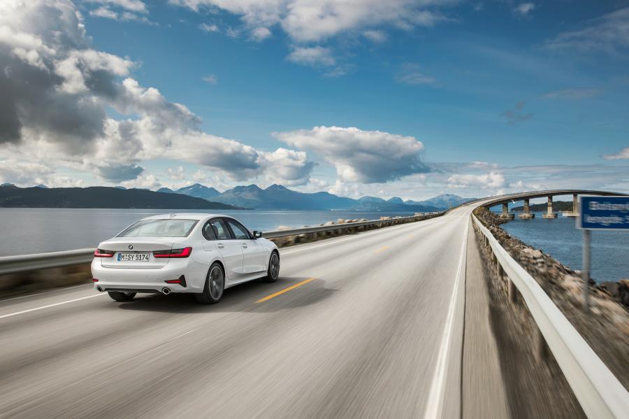  BMW 320d Sport Line (G20) 2019 года  (WW) (фото 2 из 311)